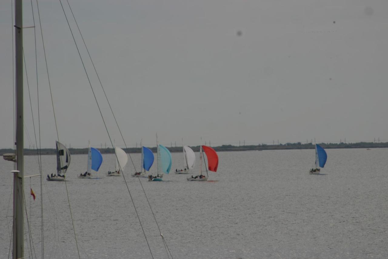 Le Vent Dans Les Voiles - Appartement Classe 4 Etoiles Mèze Exterior foto
