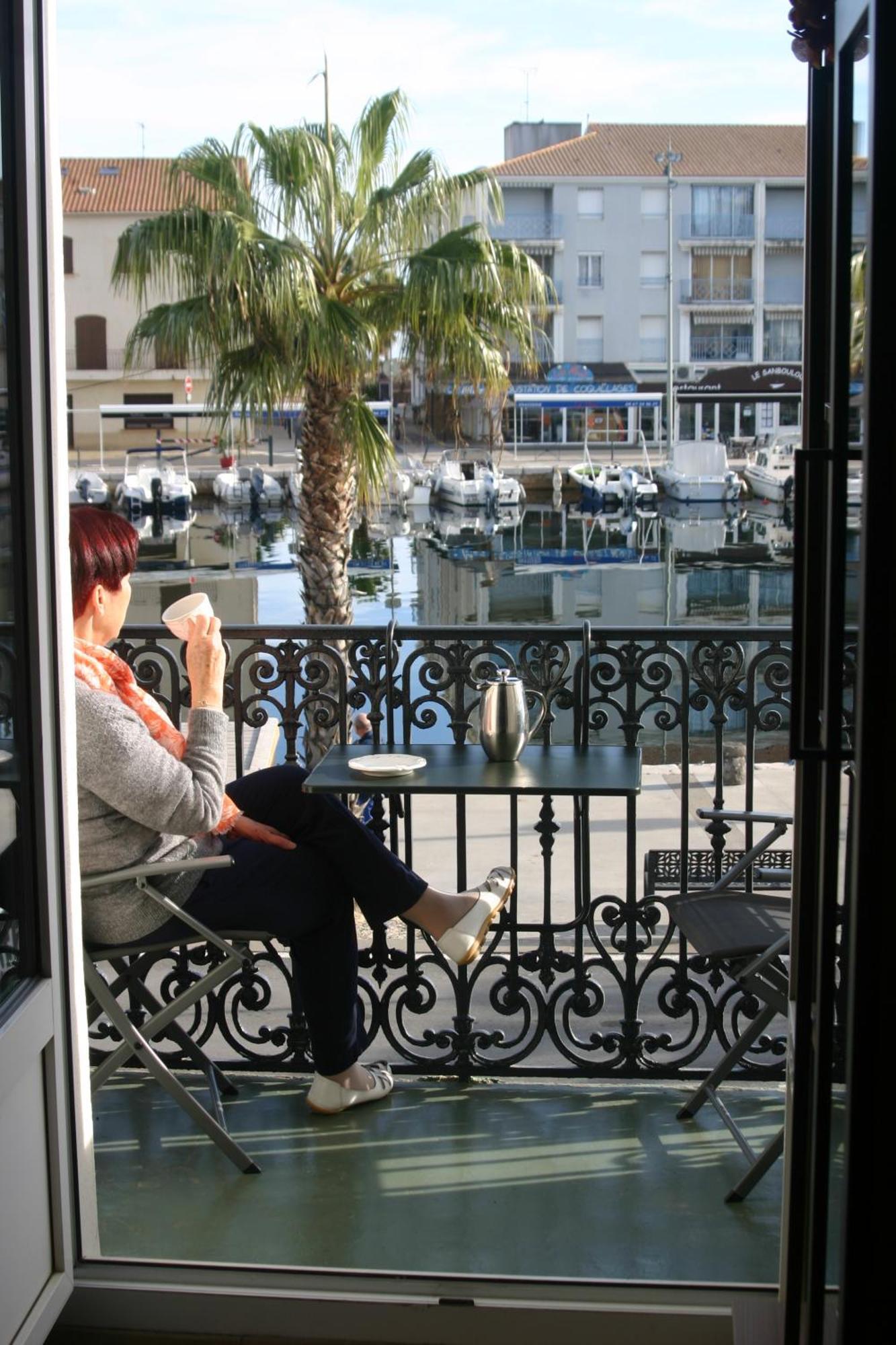 Le Vent Dans Les Voiles - Appartement Classe 4 Etoiles Mèze Exterior foto